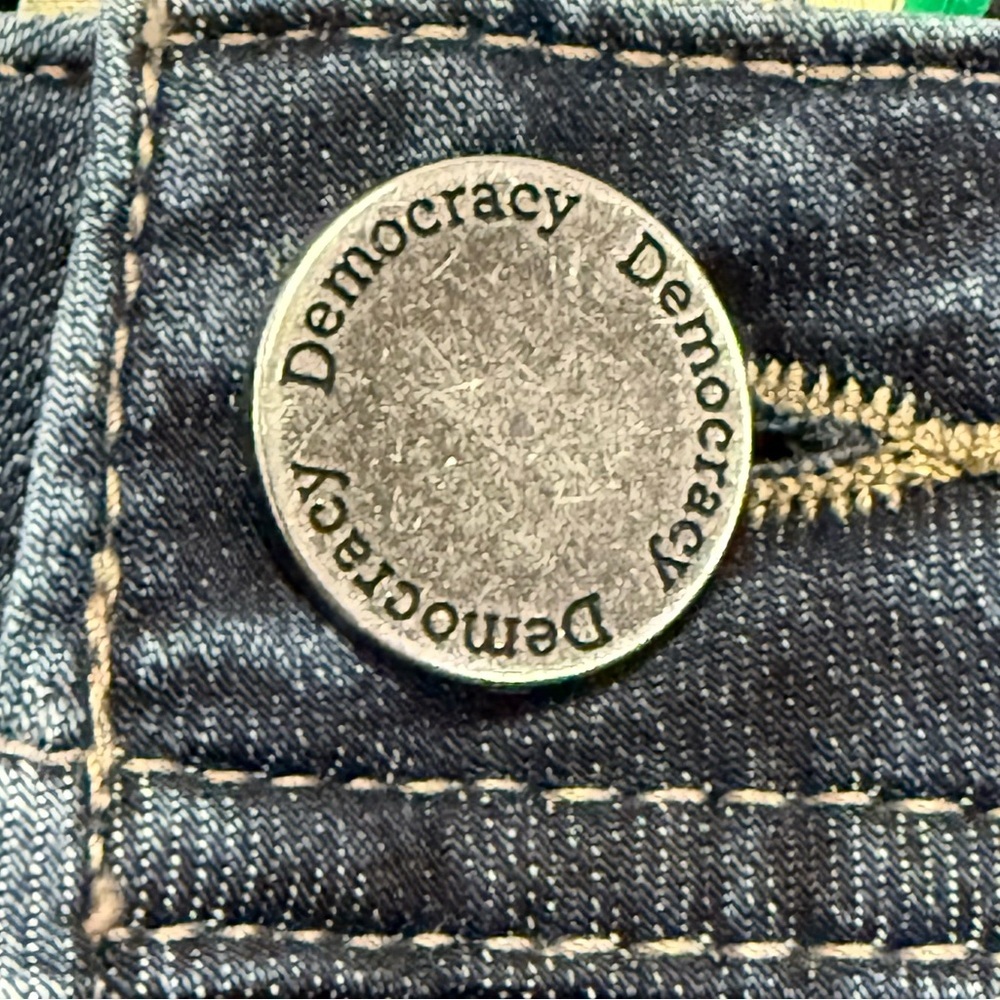 Democracy Ab Technology Women’s Size 8 Skinny Jeans Med Wash Stretch Denim EUC - Picture 3 of 4